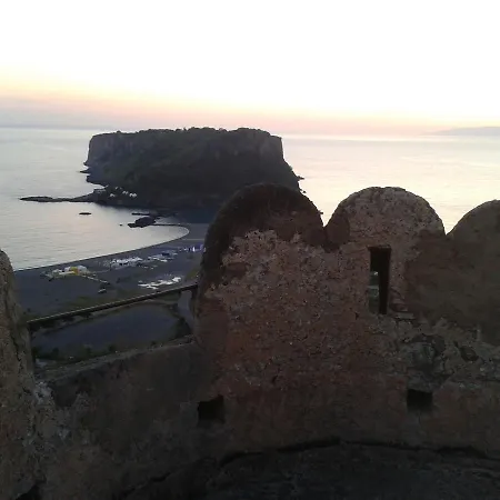 Castello Di Praia Bed & Breakfast 3*