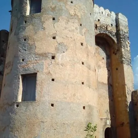 Castello Di Praia Bed & Breakfast