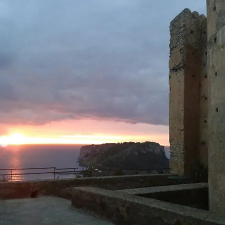 Castello Di Praia 3*