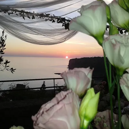 Castello Di Praia Bed & Breakfast