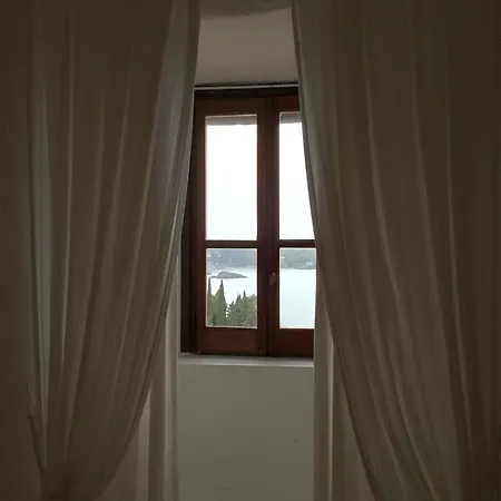Castello Di Praia Bed & Breakfast